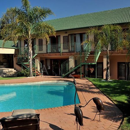Claires of Sandton Luxury Guest House Johannesbourg Extérieur photo