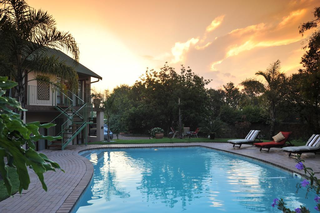 Claires of Sandton Luxury Guest House Johannesbourg Extérieur photo