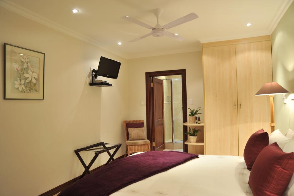 Claires of Sandton Luxury Guest House Johannesbourg Extérieur photo