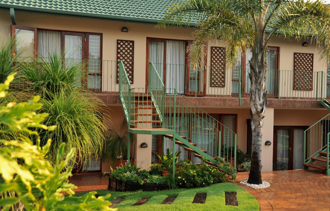 Claires of Sandton Luxury Guest House Johannesbourg Extérieur photo