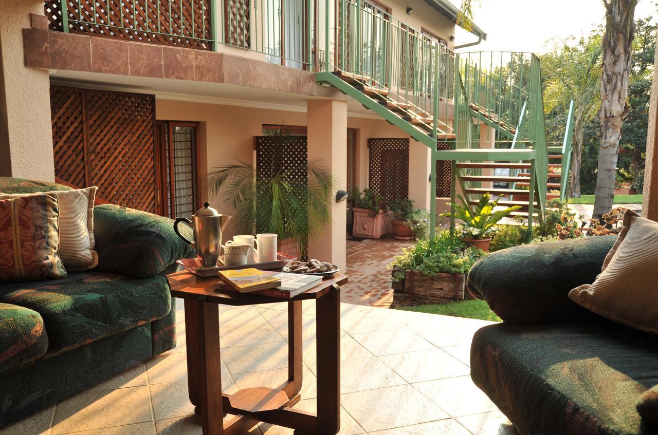 Claires of Sandton Luxury Guest House Johannesbourg Extérieur photo