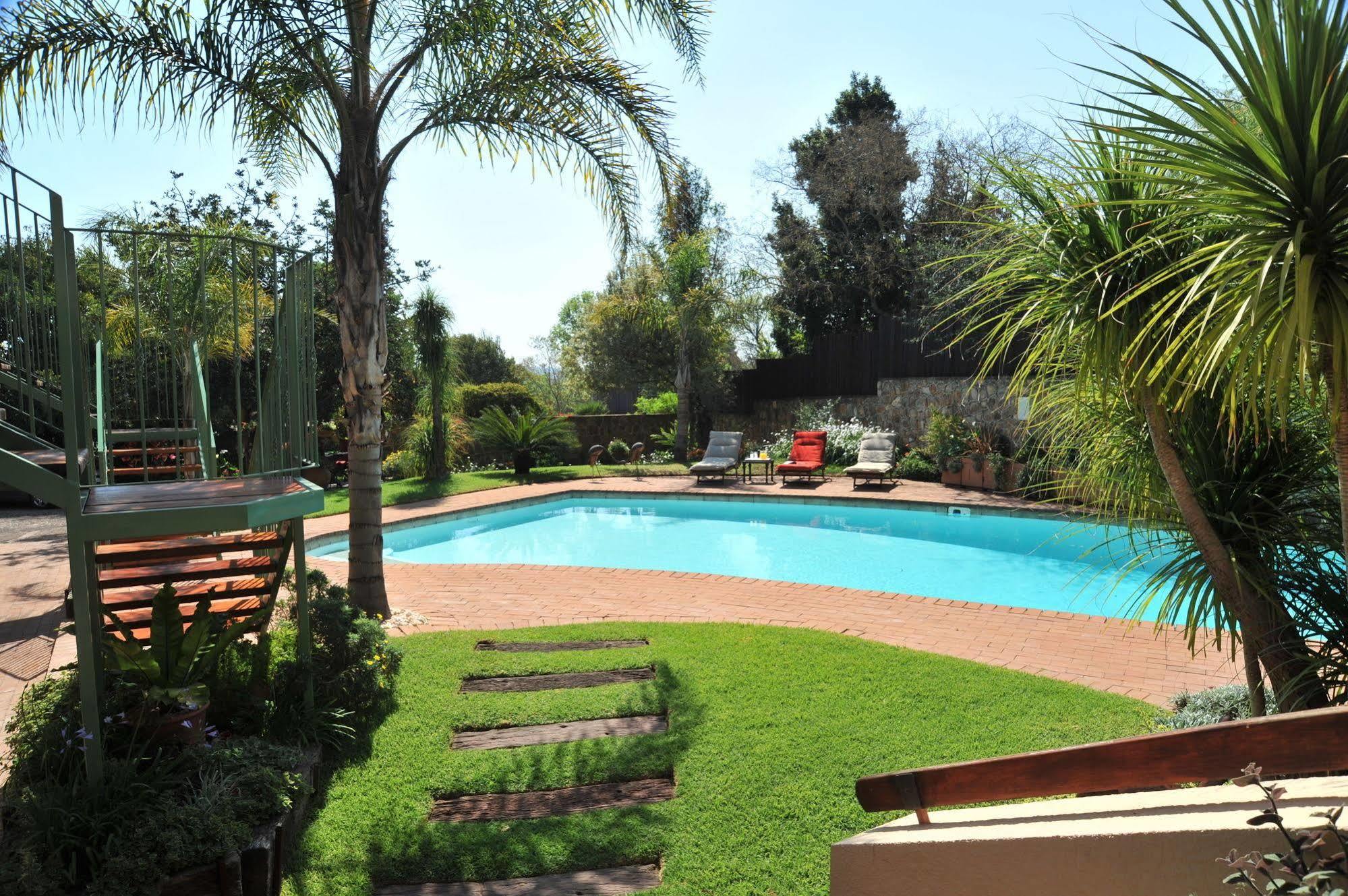 Claires of Sandton Luxury Guest House Johannesbourg Extérieur photo