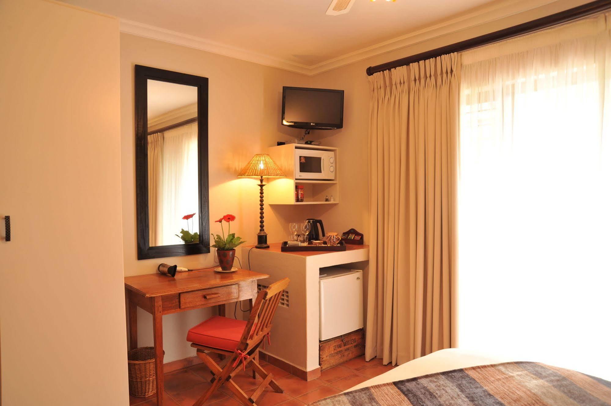 Claires of Sandton Luxury Guest House Johannesbourg Extérieur photo