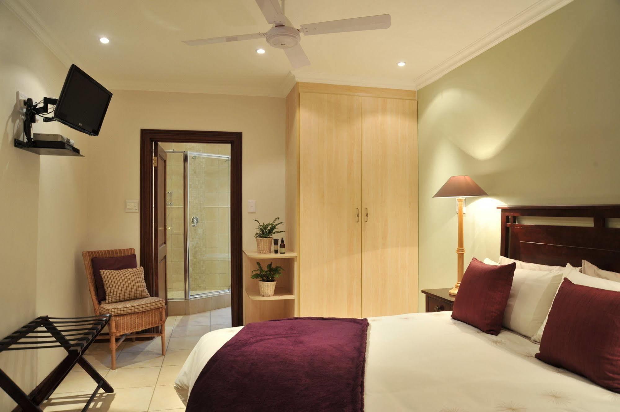 Claires of Sandton Luxury Guest House Johannesbourg Extérieur photo