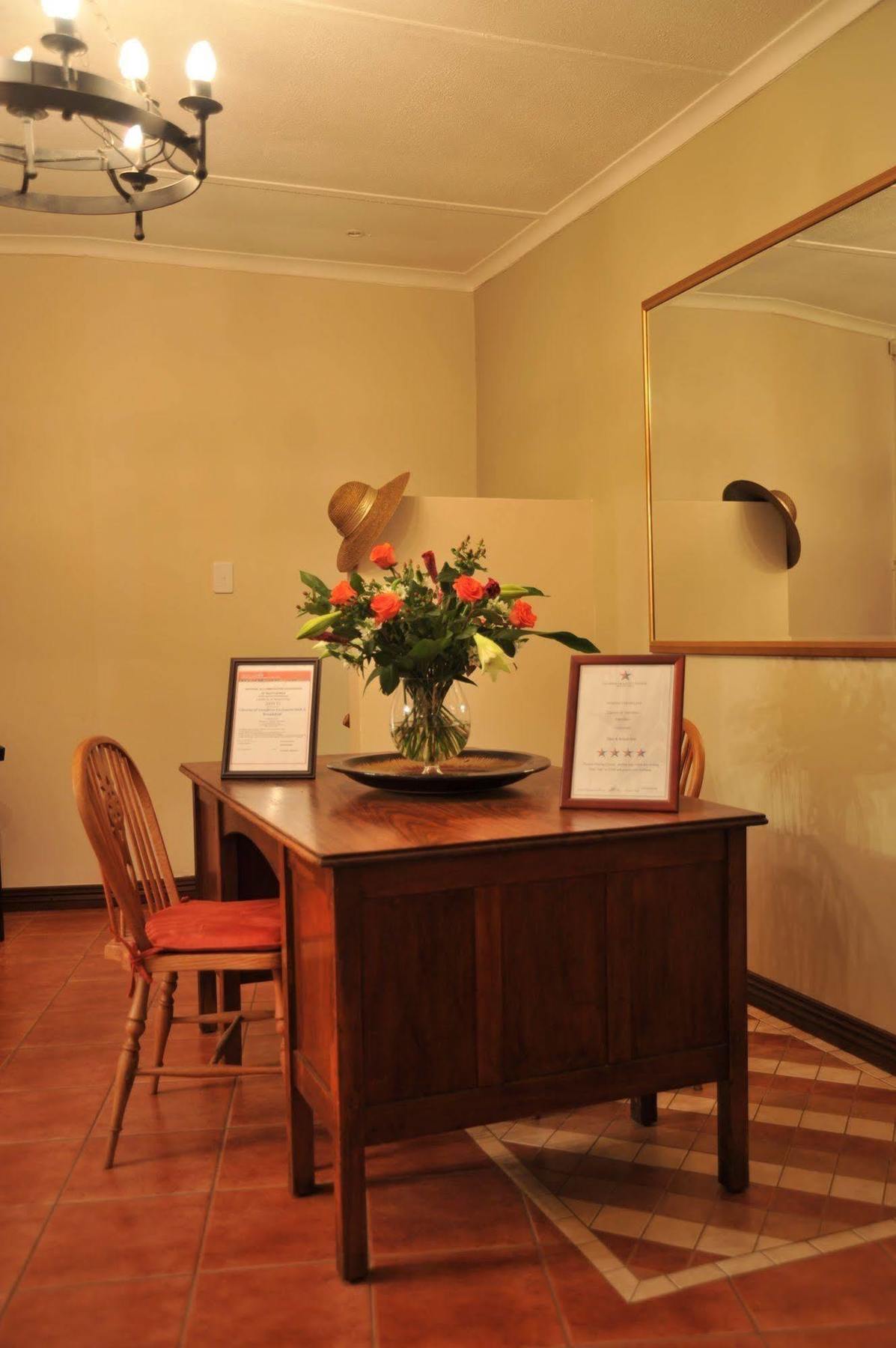 Claires of Sandton Luxury Guest House Johannesbourg Extérieur photo