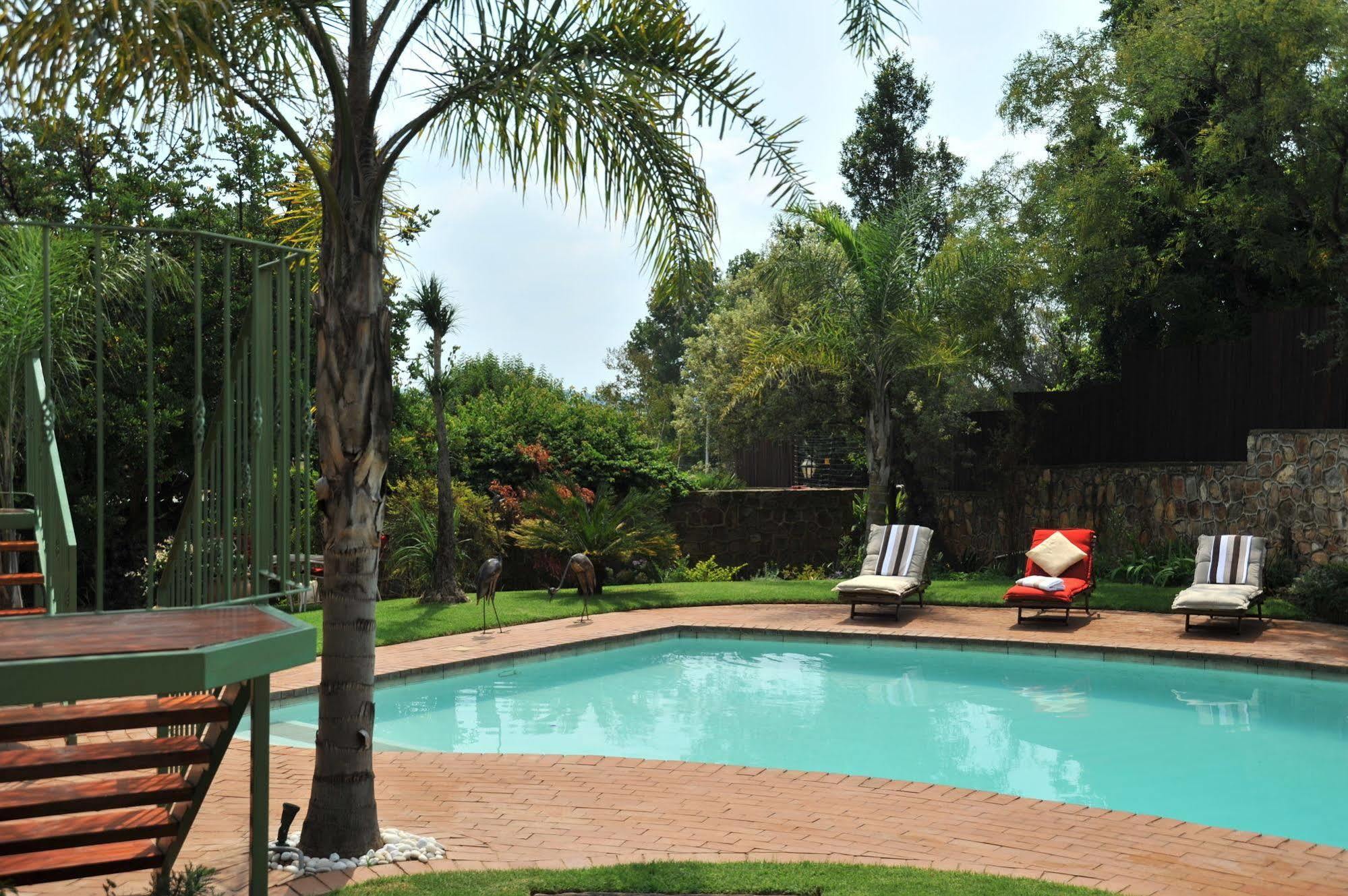 Claires of Sandton Luxury Guest House Johannesbourg Extérieur photo