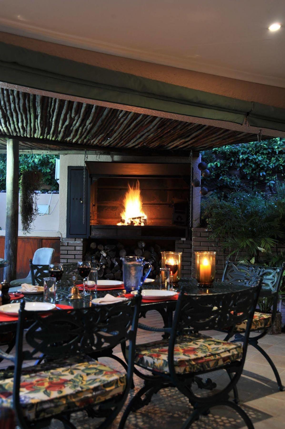 Claires of Sandton Luxury Guest House Johannesbourg Extérieur photo
