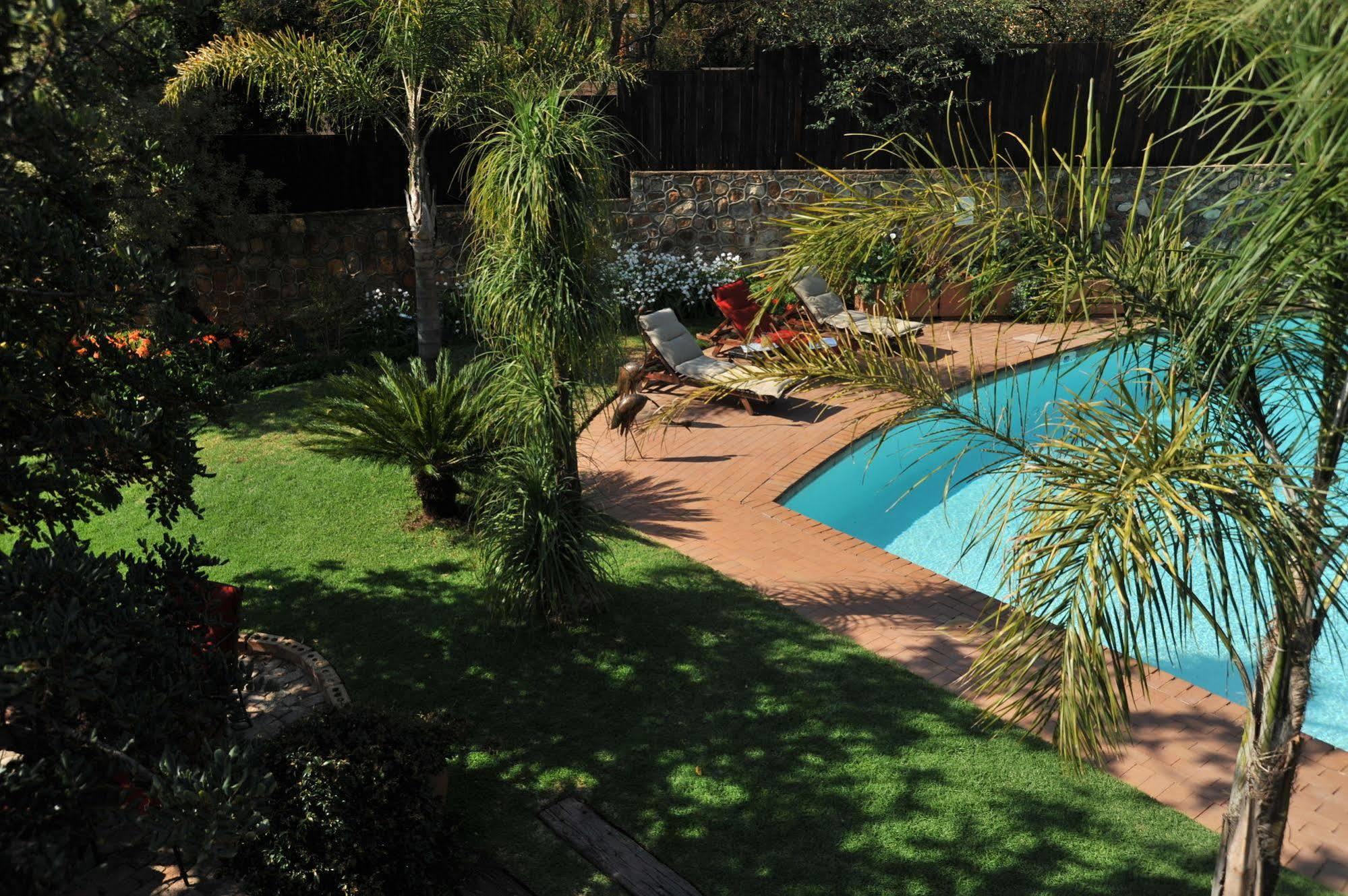 Claires of Sandton Luxury Guest House Johannesbourg Extérieur photo