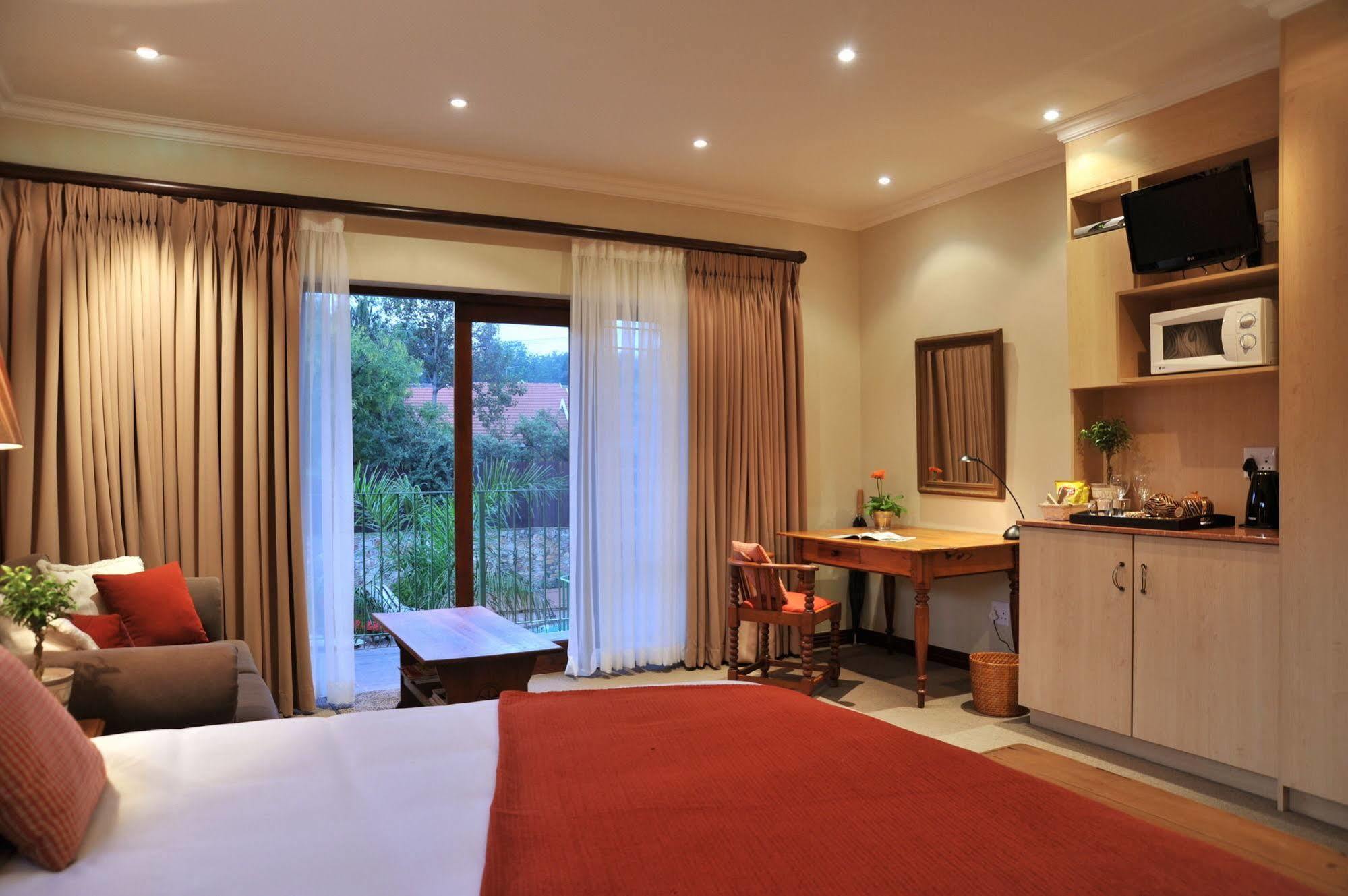 Claires of Sandton Luxury Guest House Johannesbourg Extérieur photo